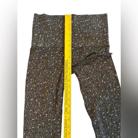 Spanx “Look At Me” Now Seamless Leggings Size XL Womens Mini Leopard Print Green - Picture 8 of 11